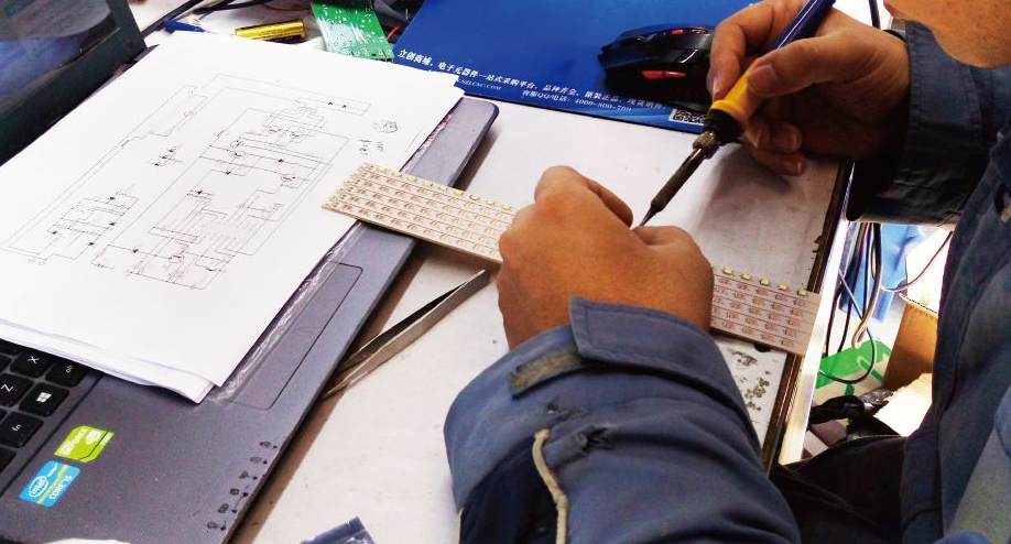 加強研發(fā)，發(fā)揮OEM優(yōu)勢，把“品牌”之路走得更長遠